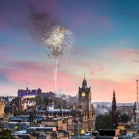 Pass The Keys Central Spacious Flat At Royal Mile 爱丁堡 外观 照片