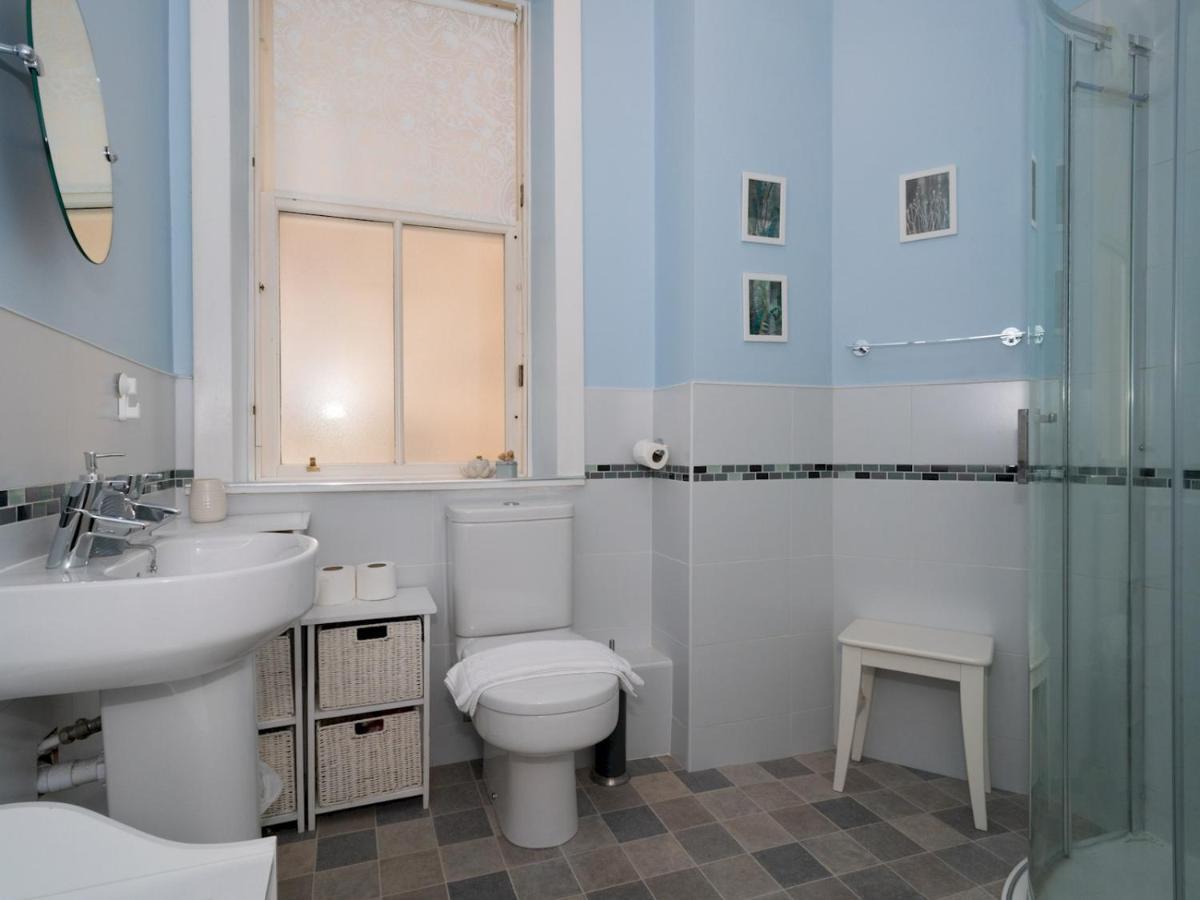 Pass The Keys Central Spacious Flat At Royal Mile 爱丁堡 外观 照片